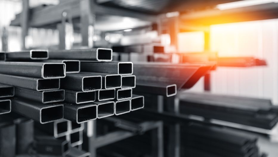 UE vrea să dubleze taxele vamale asupra oţelului importat