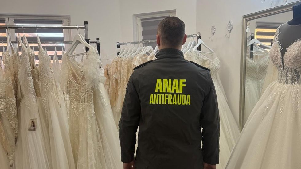 [FOTO ] ANAF a confiscat rochii de mireasă înainte de Valentine’s Day