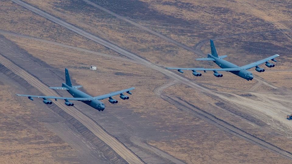 Două bombardiere americane sunt în misiune în România