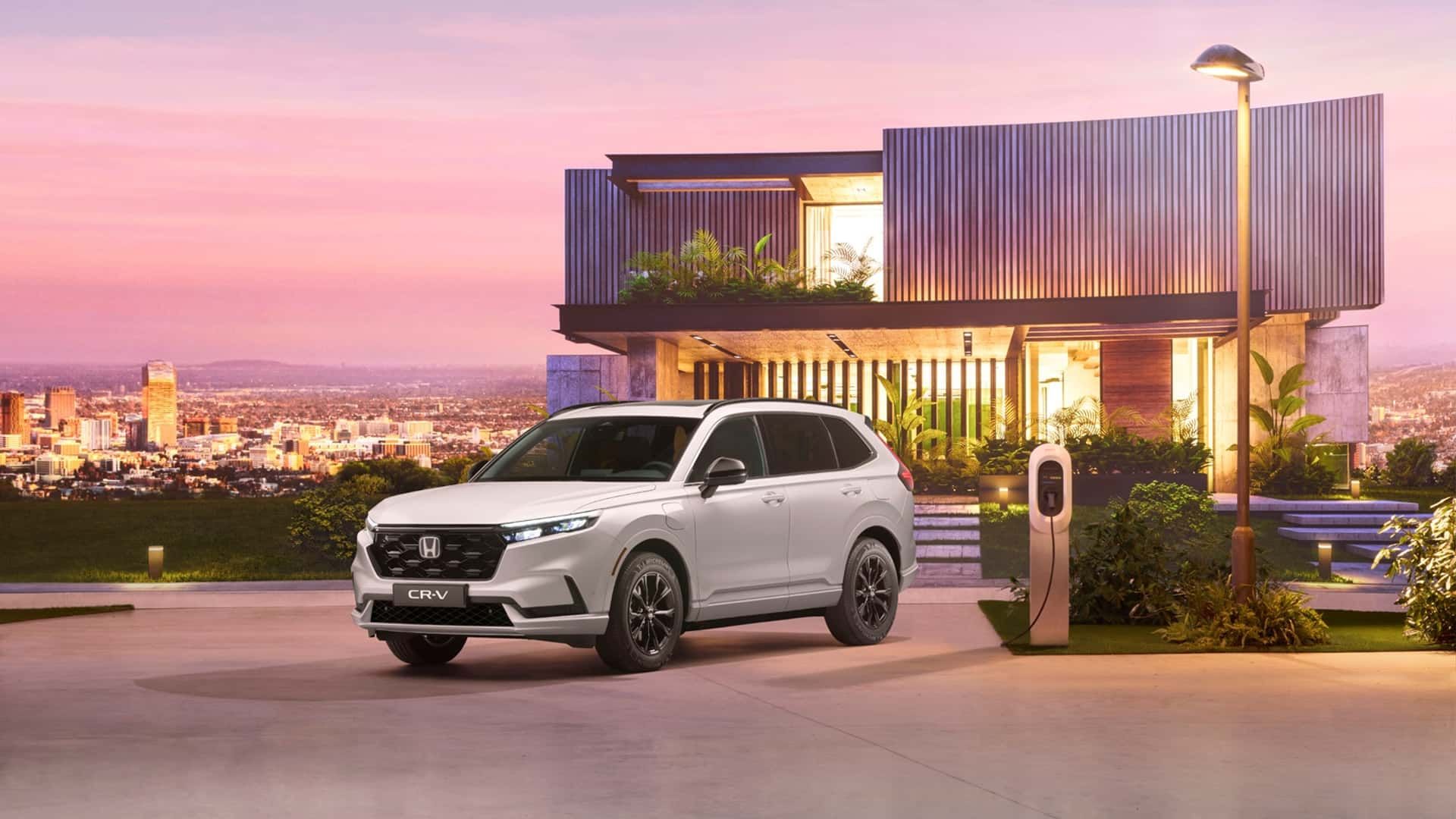 Honda a prezentat varianta pentru Europa a noului CR-V. Vor fi disponibile doar propulsii hibride