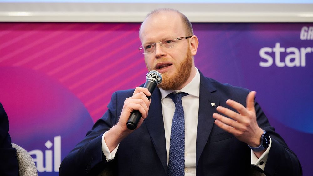 Sunt plățile cash puse în pericol de monedele digitale? Un expert din BNR demontează mitul la Digital Banking Scorecard