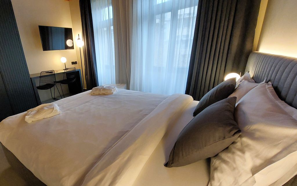 GALERIE FOTO | Cum arată apartamentele milionarei Anja Graf din centrul Capitalei - Imagine 72