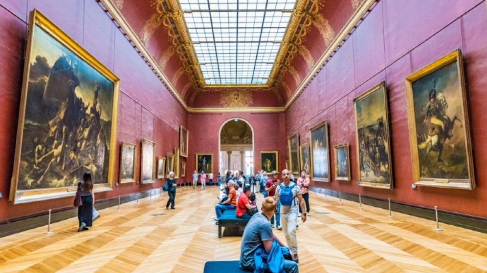 Muzeul Luvru se redeschide luni, într-un format afectat de pandemia de COVID-19. Ce se va afla în fața "Giocondei"