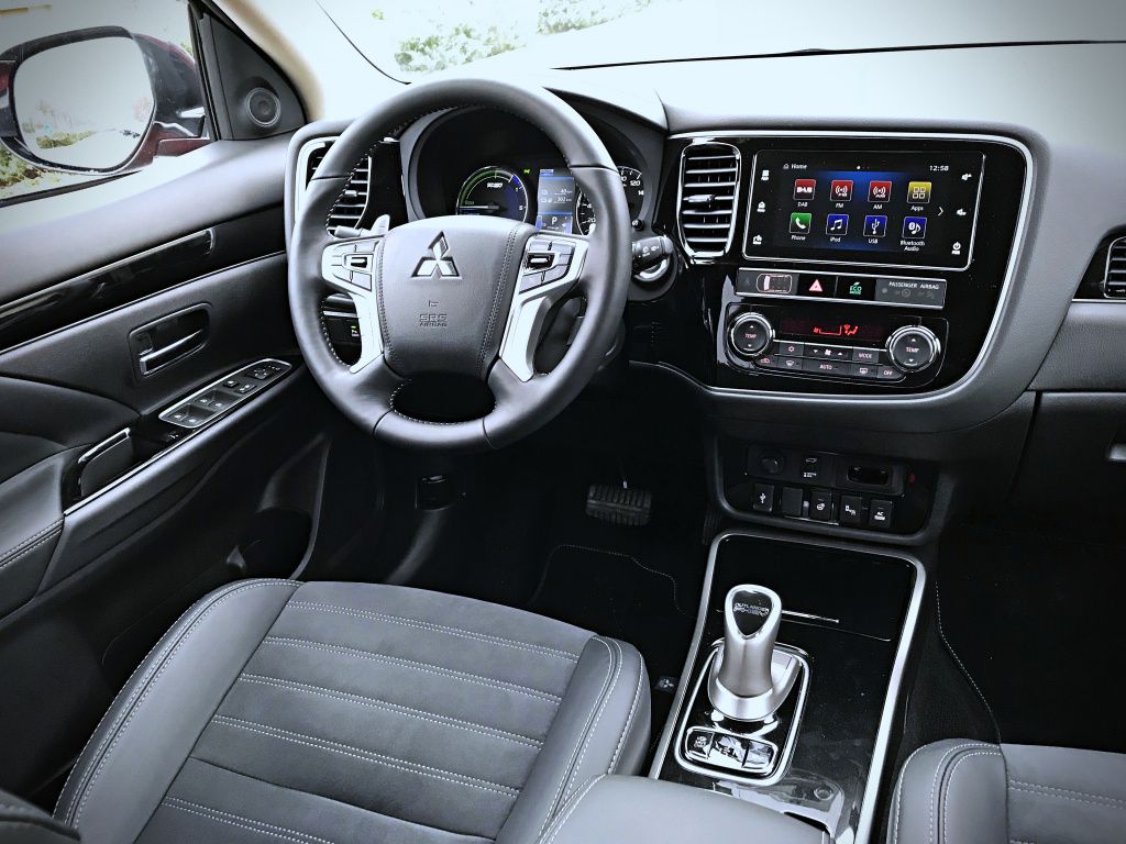 Mitsubishi Outlander PHEV - Imagine 15