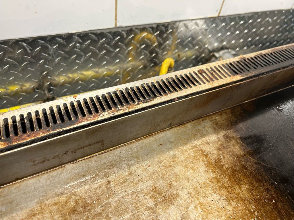 FOTO | Raid ANPC în Apaca: amenzi, restaurante închise și gândaci surprinși la masă - Imagine 2