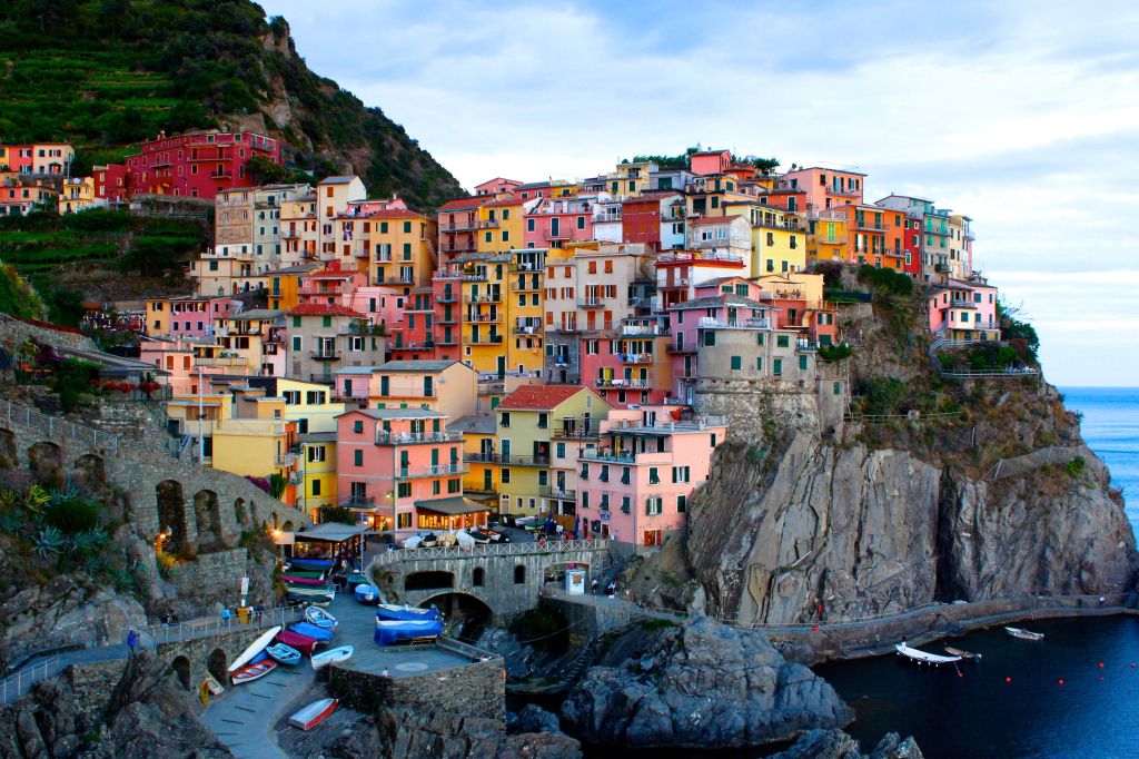 Cinque Terre - Jenny Whitney - Unsplash