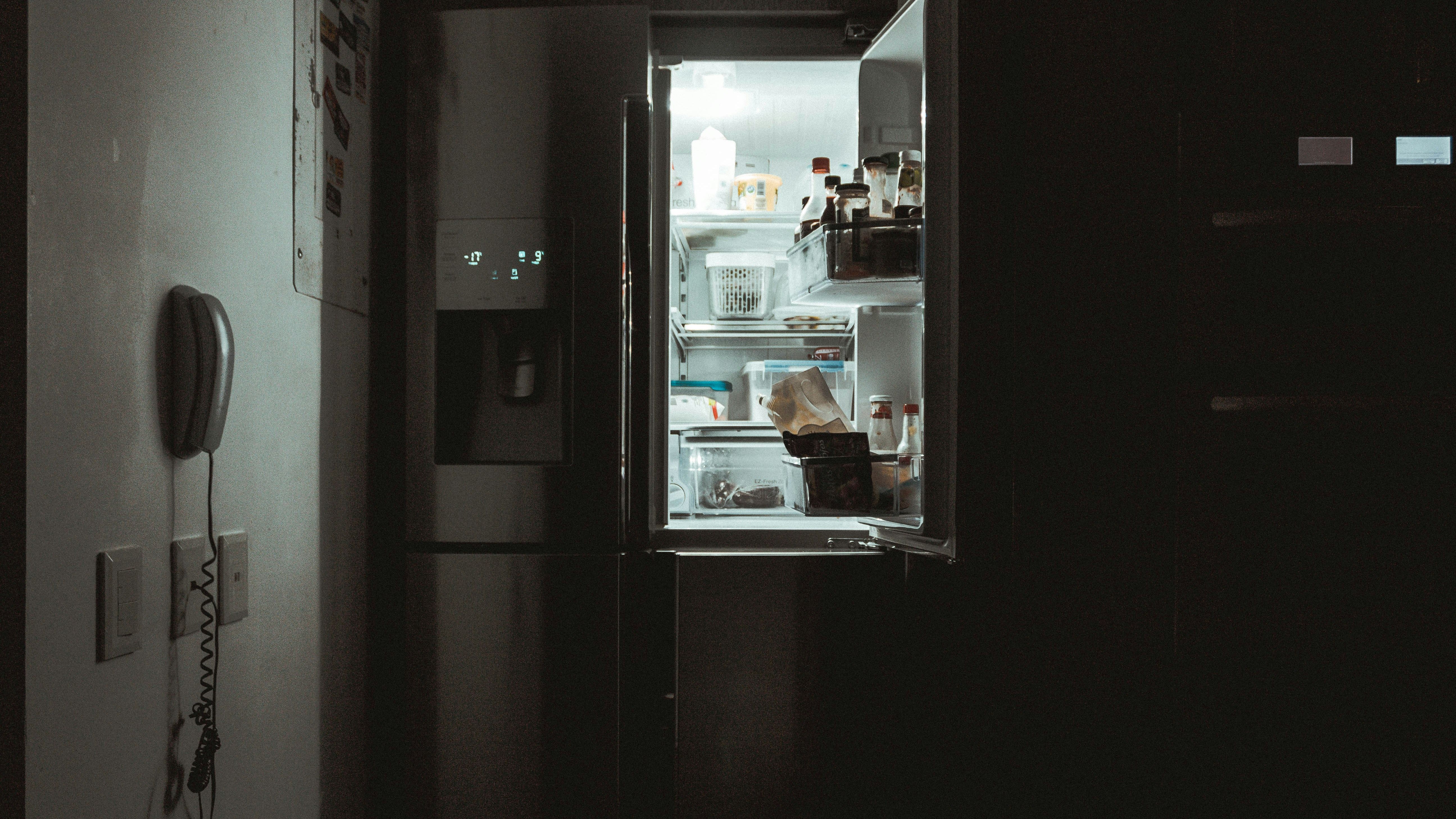 Pașii de îngrijire ai frigiderului – Cum îl mențineți în stare perfectă de-a lungul timpului?