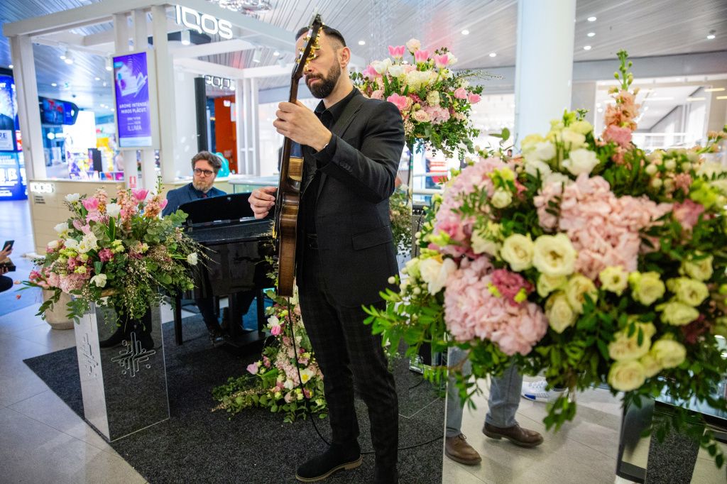 Ce evenimente au pregătit Promenada și Mega Mall și ce distracții caută românii în centrele c - Imagine 21