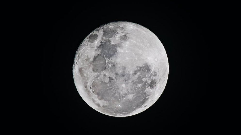 Propunere inedită de a proteja Terra de radiația solară: praful lunar