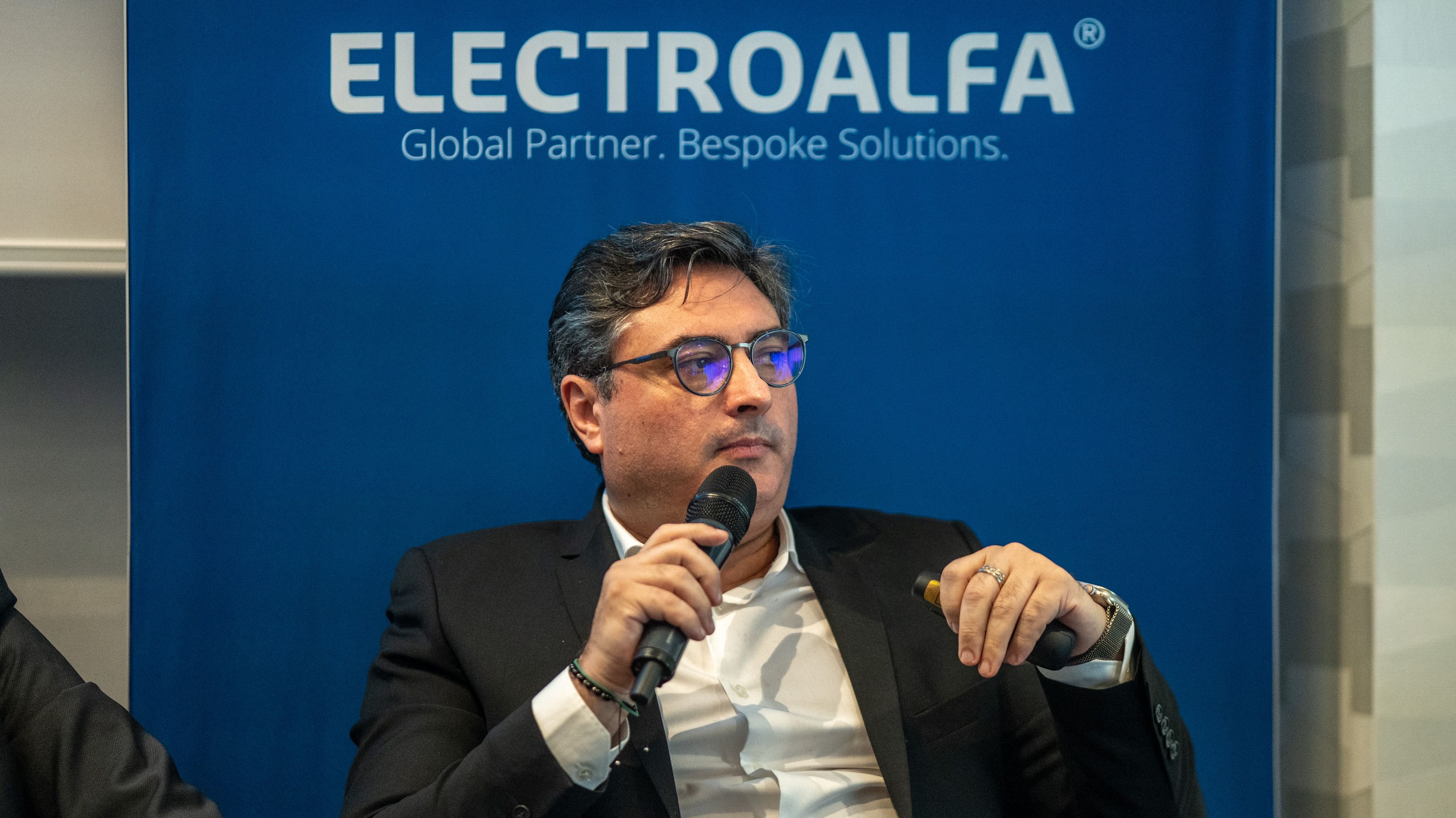 Cel mai mare fond de pensii private din România și BERD au cumpărat o felie din Electro-Alfa în IPO