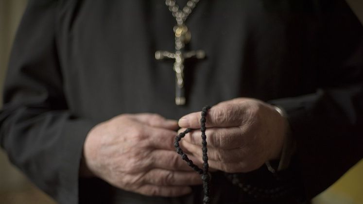 Perchezitii la Episcopia Ortodoxa Oradea si Manastirea Izbuc; vizati de DNA sunt un episcopul si un staret