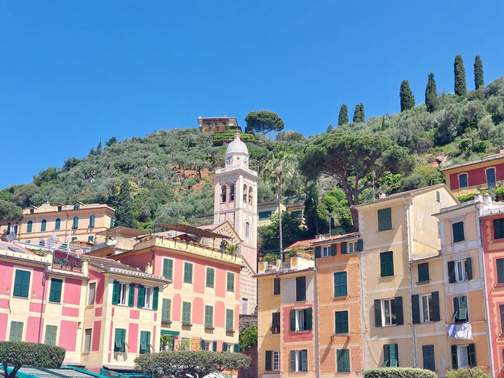 Vizită în Portofino: cum îți poți "žgăsi dragostea" pentru Riviera Italiană în orașul iu - Imagine 25