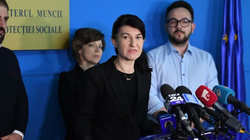 Violeta Alexandru: Legea cu privire la zilele libere pentru părinţii cu copii minori intră în prima şedinţă de Guvern