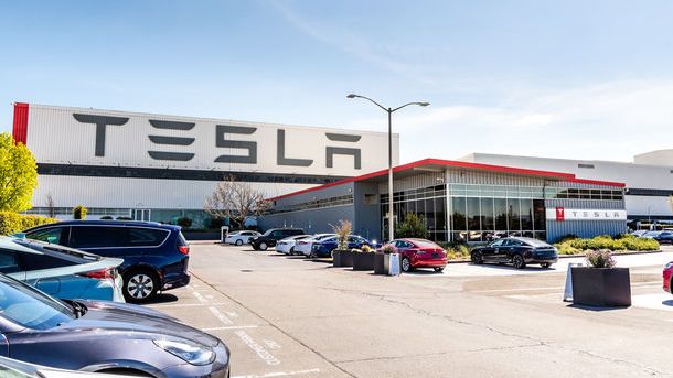 Tesla, aproape sa inregistreze un record de livrari: 100.000 de unitati intr-un interval de 3 luni