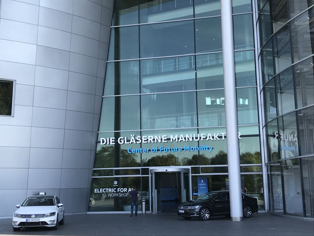 Volkswagen Transparent Factory - Imagine 1