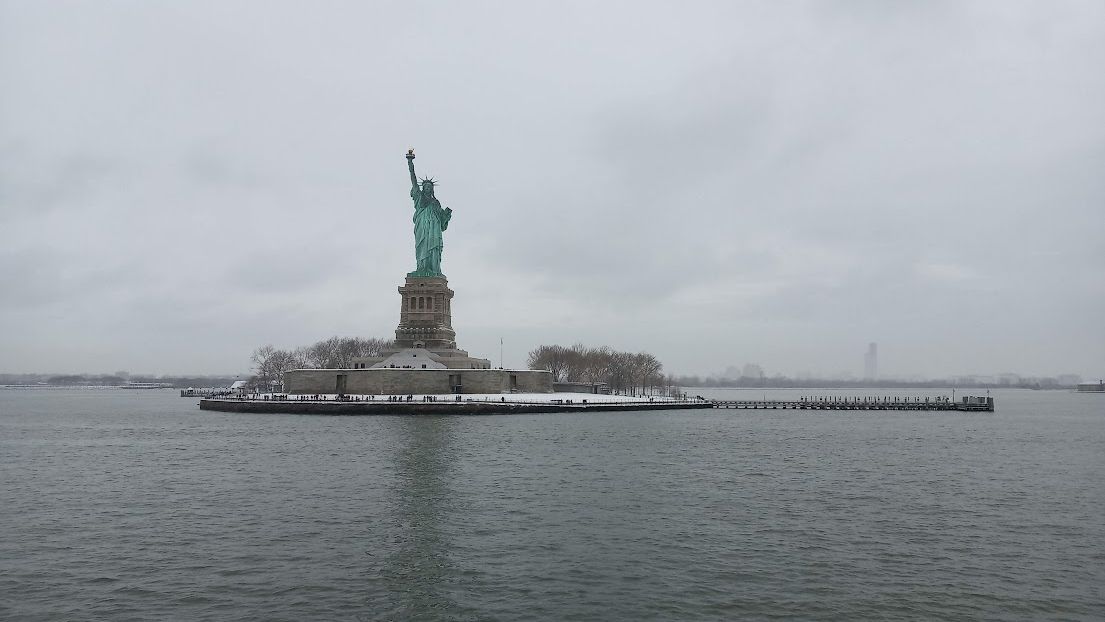 Ce trebuie să știi dacă vrei să mergi în SUA ca turist. Viză, bani, magazine, localuri, băutură, iarbă