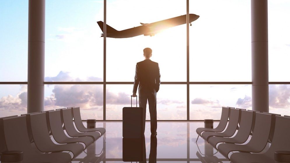 Ryanair își plătește angajații să vâneze pasagerii care au bagaje prea mari. Bonusurile sunt nelimitate