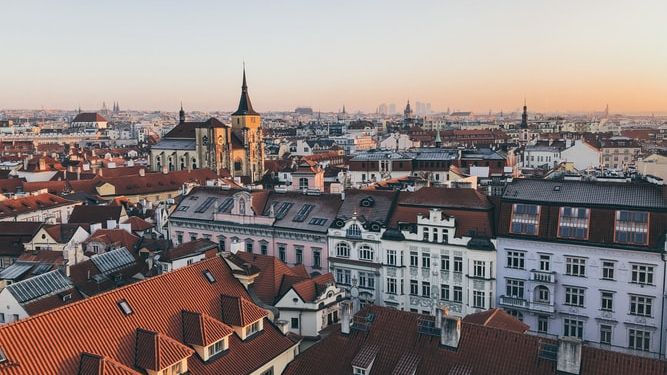 Cehia ridică toate restricţiile de circulaţie cu Austria, Germania şi Ungaria. Guvernul de la Budapesta înlătură restricțiile cu Austria, Cehia şi Slovacia