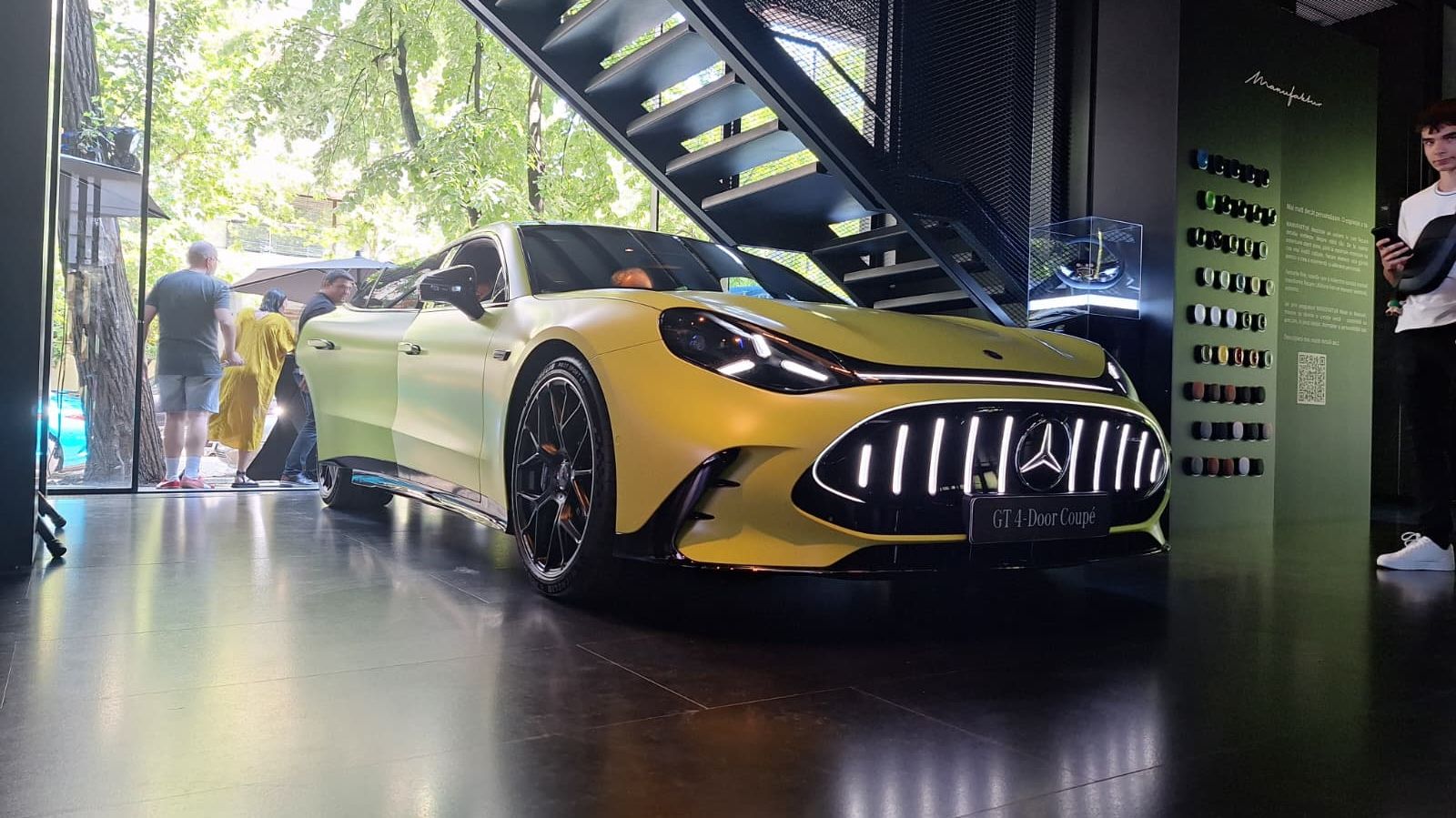 FOTO | Noul Mercedes-AMG GT 4-Door sosește în România. Cât costă bestia electrică