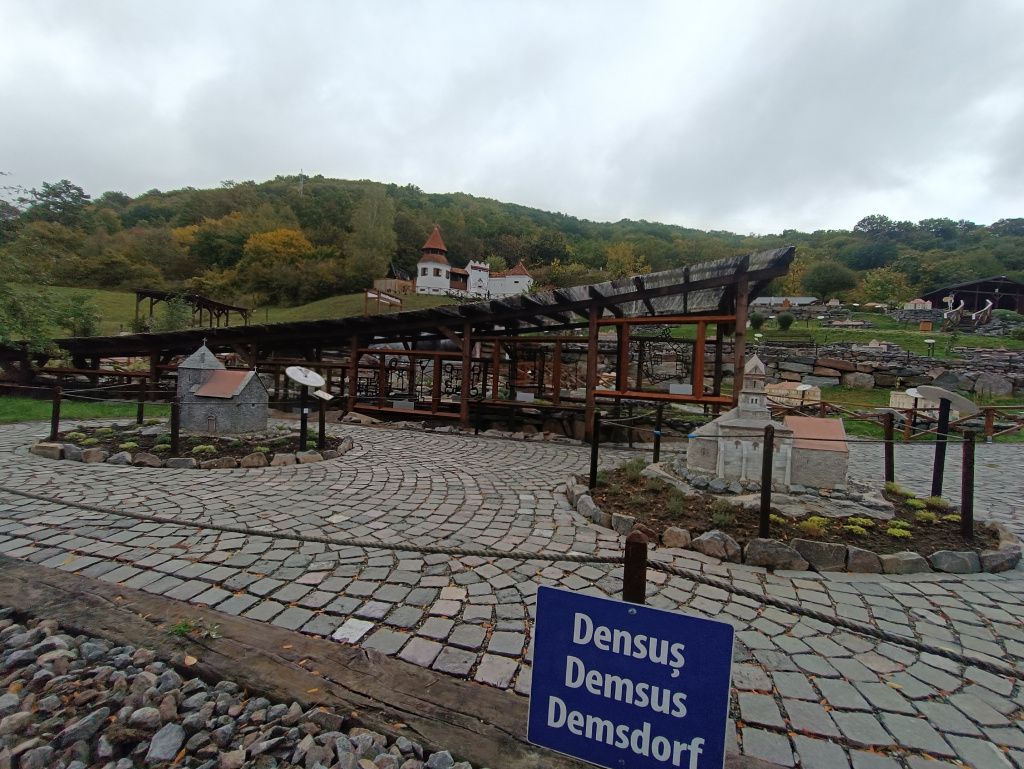 GALERIE FOTO: Parcul Mini Transilvania sau cum să faci un tur în Ardeal în mai puțin de o oră - Imagine 47