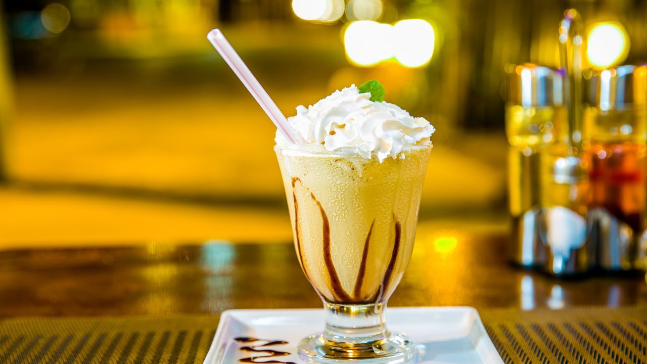 Cafeaua la ibric lasă loc unor gusturi mai exotice. Ce preferă românii să bea