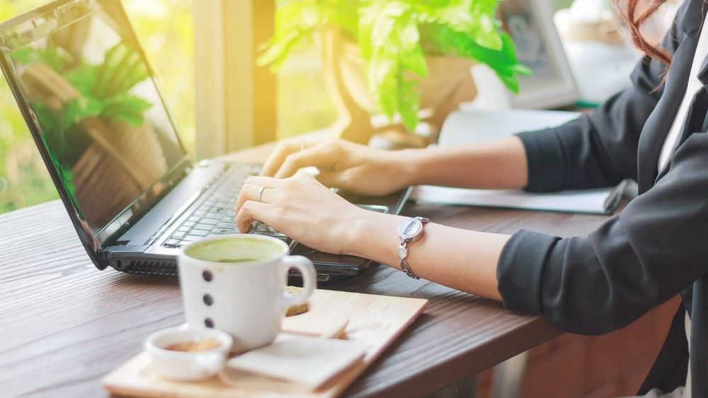 Cum ajuta munca remote femeile de cariera: trei ponturi de la specialisti