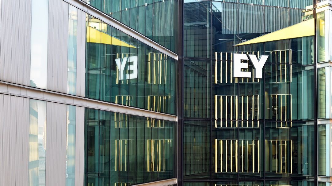 EY: Investițiile strategice inițiate imediat după o criză pot fi cheia revenirii pe termen lung