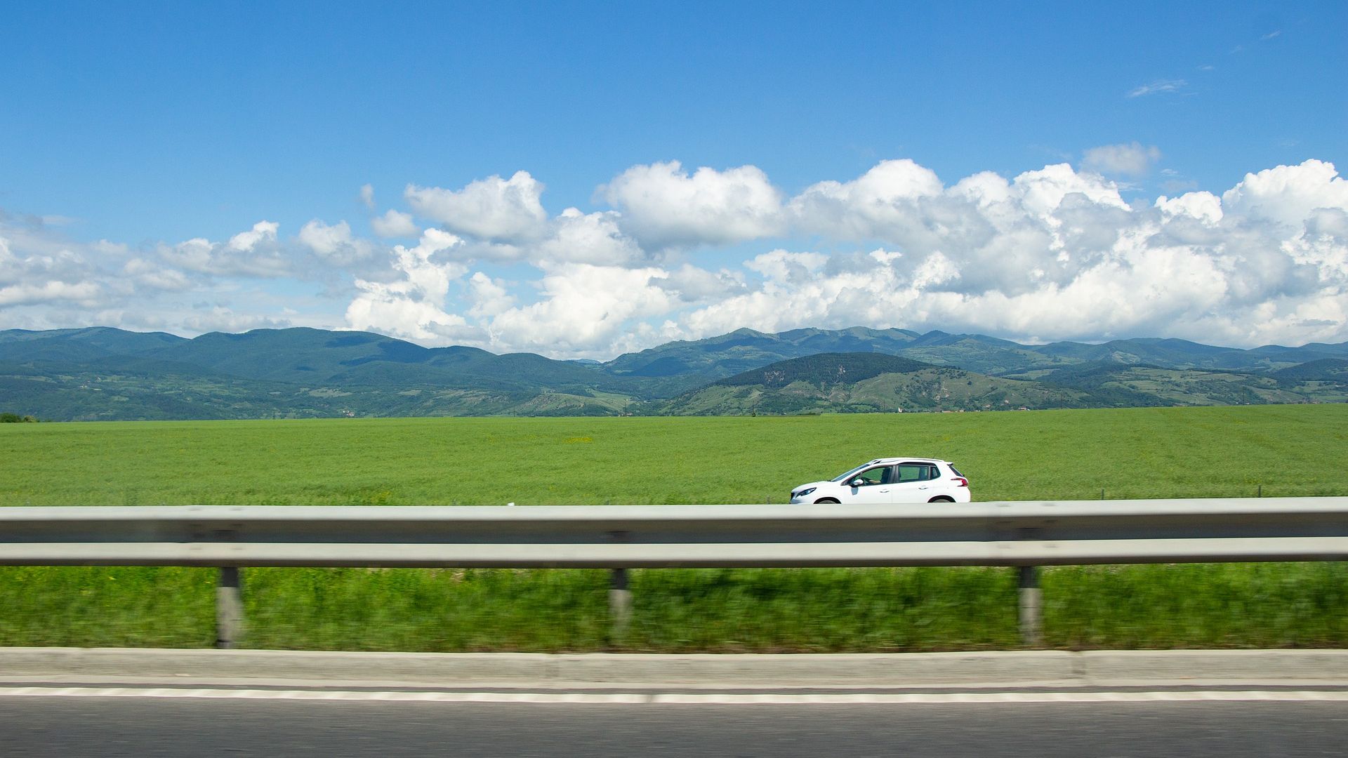 Cati centimetri de autostrada are fiecare roman si cum stau alte state la acest capitol?