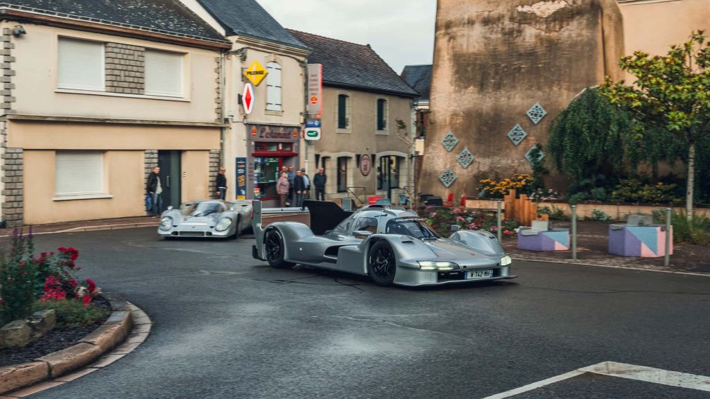 FOTO | Porsche a construit o versiune de stradă a mașinii cu care speră să câștige la Le Mans - Imagine 6