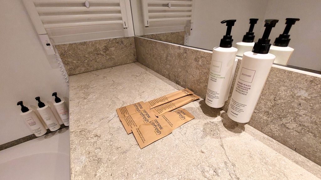 GALERIE FOTO | Cum arată primul hotel de 5 stele din Poiana Brașov - Imagine 38