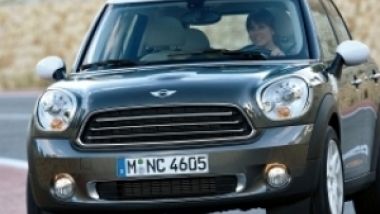 Mini Countryman vine in Romania in septembrie