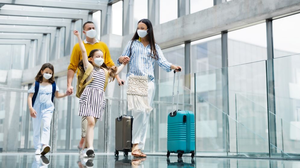 Propunere UE: Minorii cu părinți vaccinați să fie exceptați de la carantină