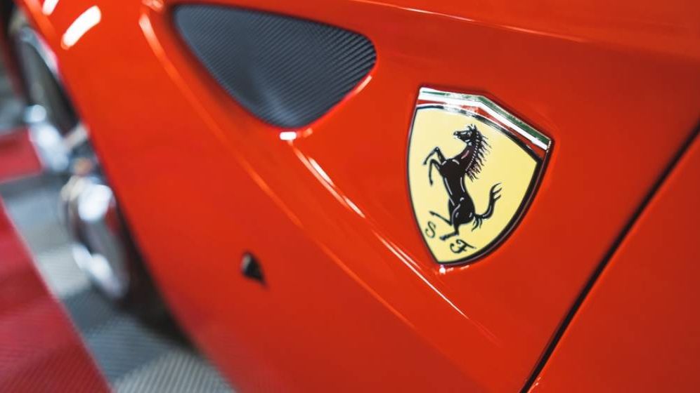 Familia Agnelli vinde 4% din Ferrari pentru 3 miliarde de euro, profitând de creșterea valorii constructorului italian