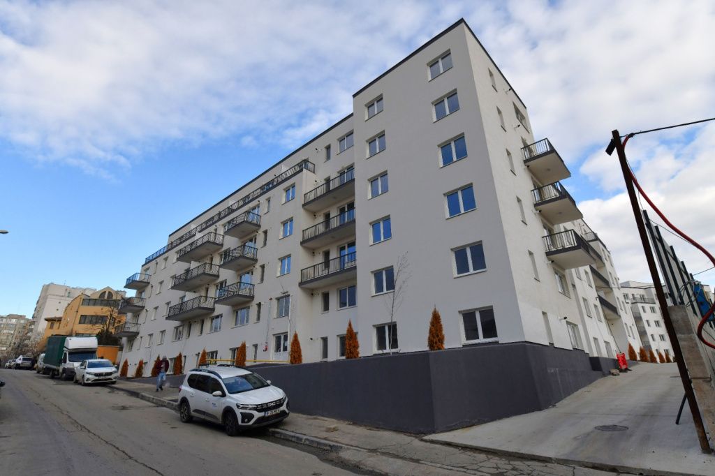 Ciucu a inaugurat primele blocuri sociale construite în ultimii 20 de ani din București - Imagine 1