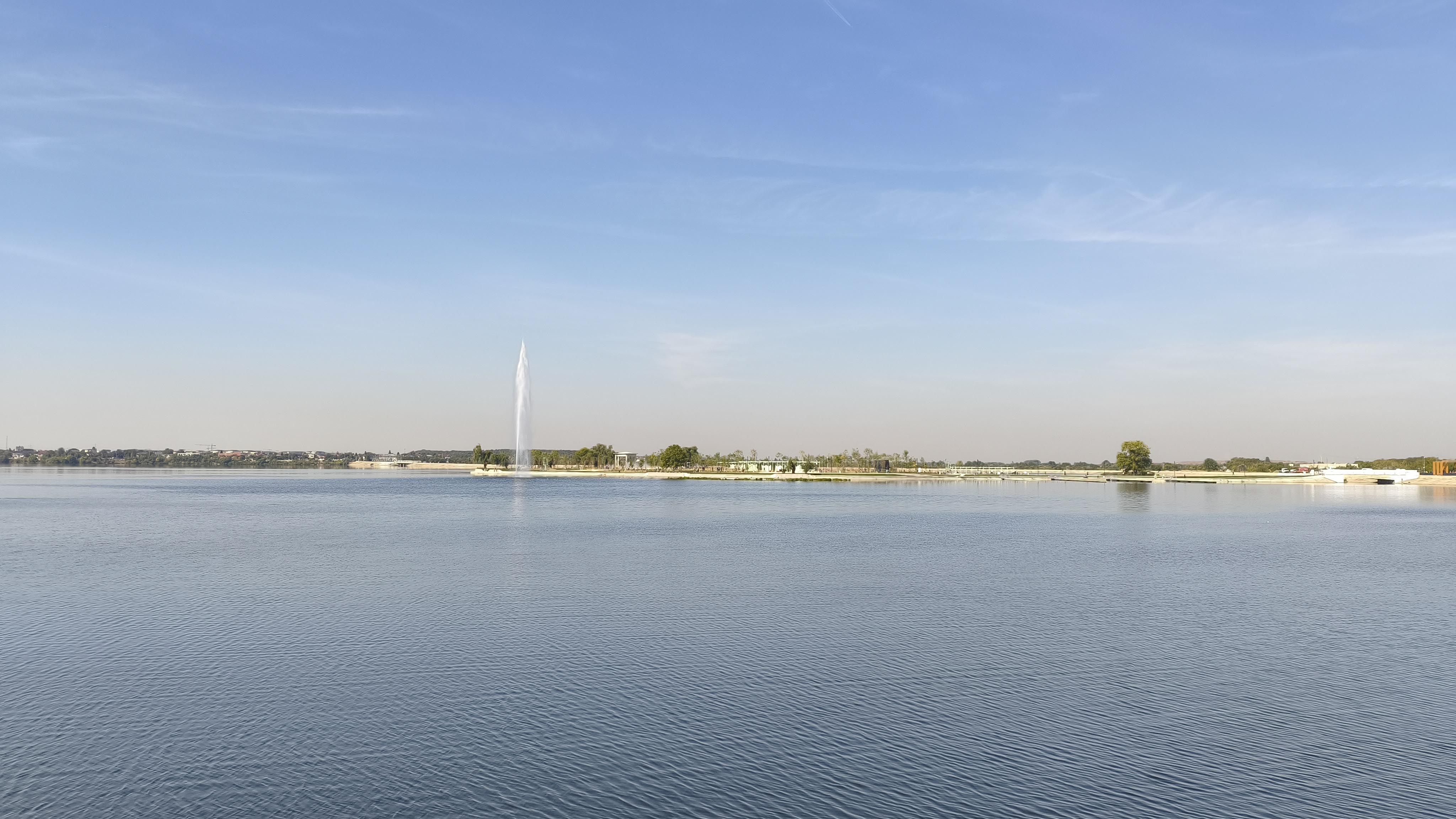 [FOTO] Cum arată insula de pe Lacul Morii după restaurare. Primăria S6 va organiza aici evenimente tot weekendul - Poza 30