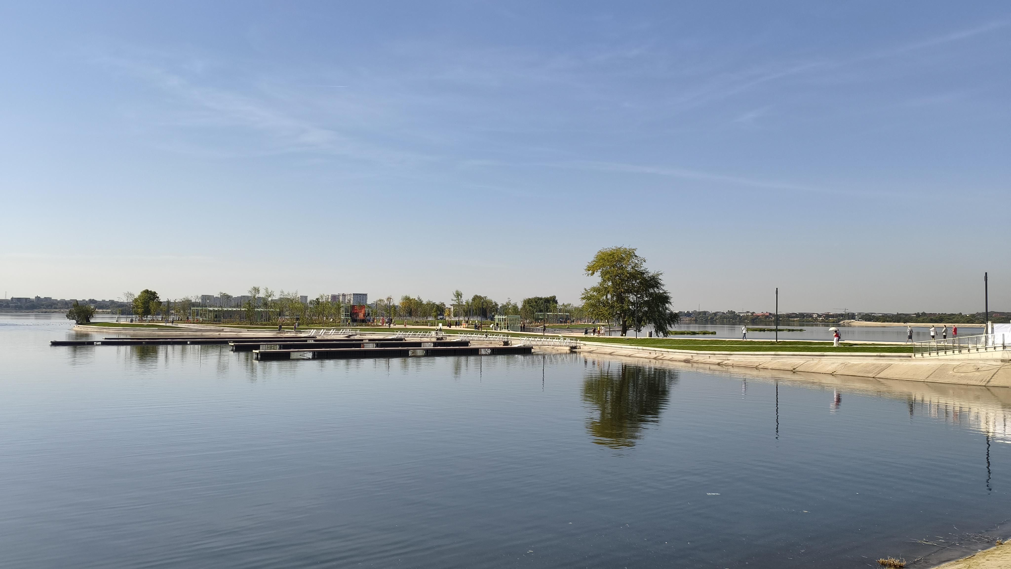 [FOTO] Cum arată insula de pe Lacul Morii după restaurare. Primăria S6 va organiza aici evenimente tot weekendul - Poza 25