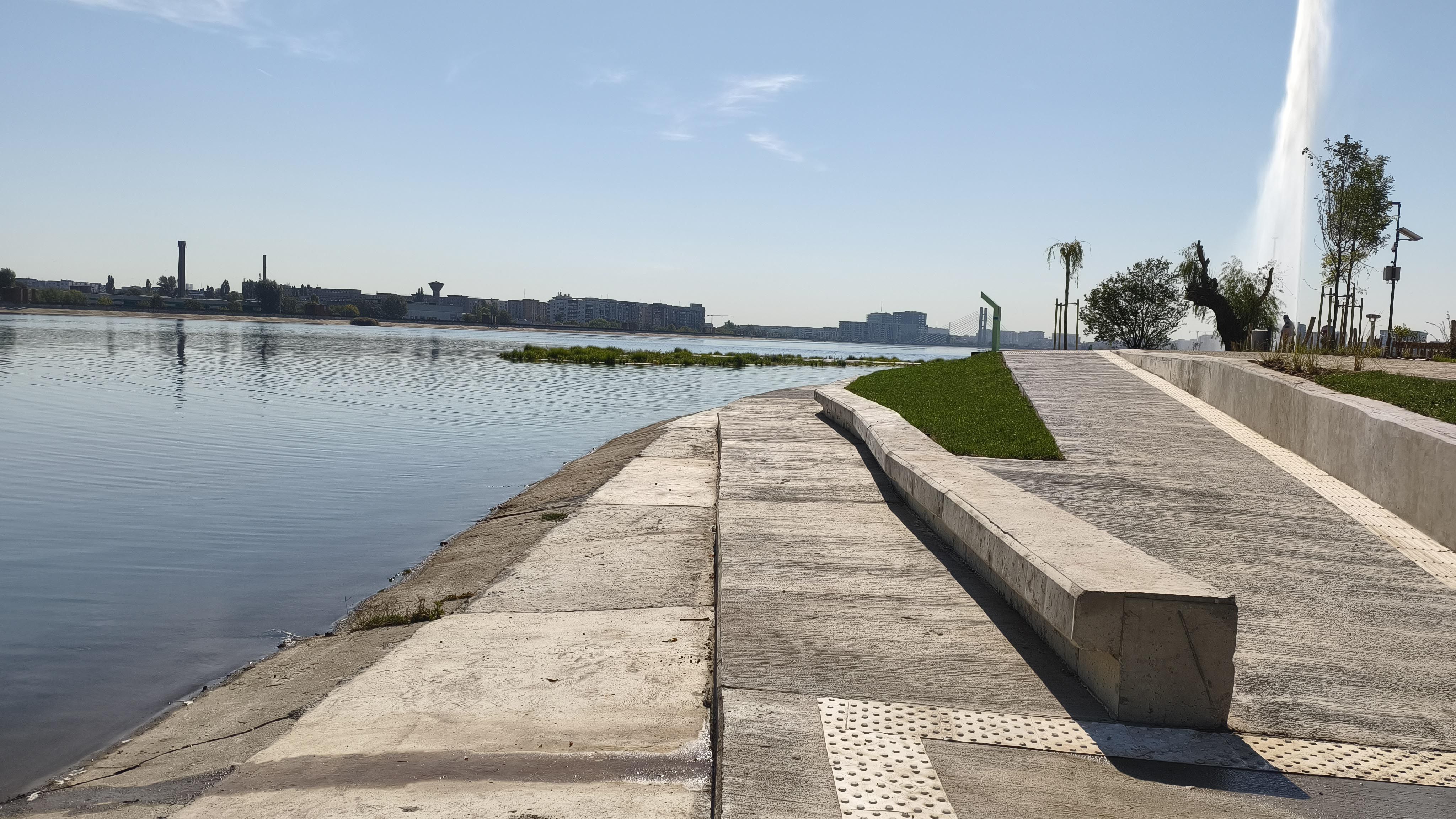 [FOTO] Cum arată insula de pe Lacul Morii după restaurare. Primăria S6 va organiza aici evenimente tot weekendul - Poza 23