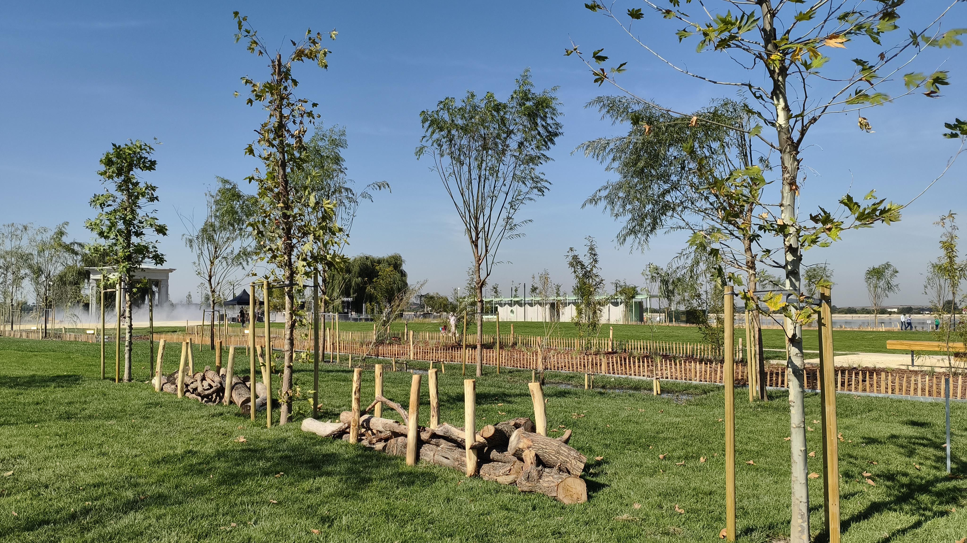 [FOTO] Cum arată insula de pe Lacul Morii după restaurare. Primăria S6 va organiza aici evenimente tot weekendul - Poza 19