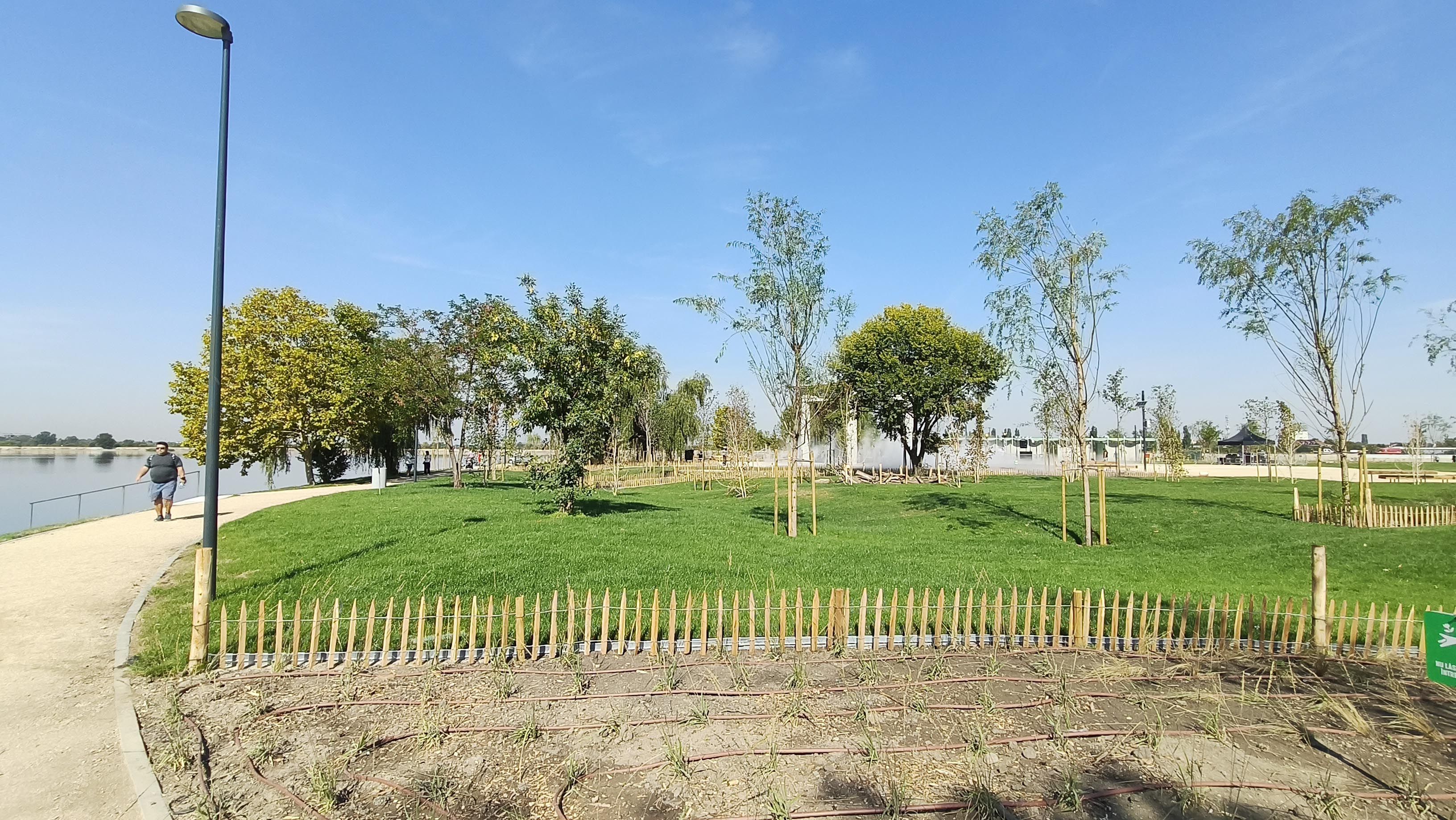 [FOTO] Cum arată insula de pe Lacul Morii după restaurare. Primăria S6 va organiza aici evenimente tot weekendul - Poza 14