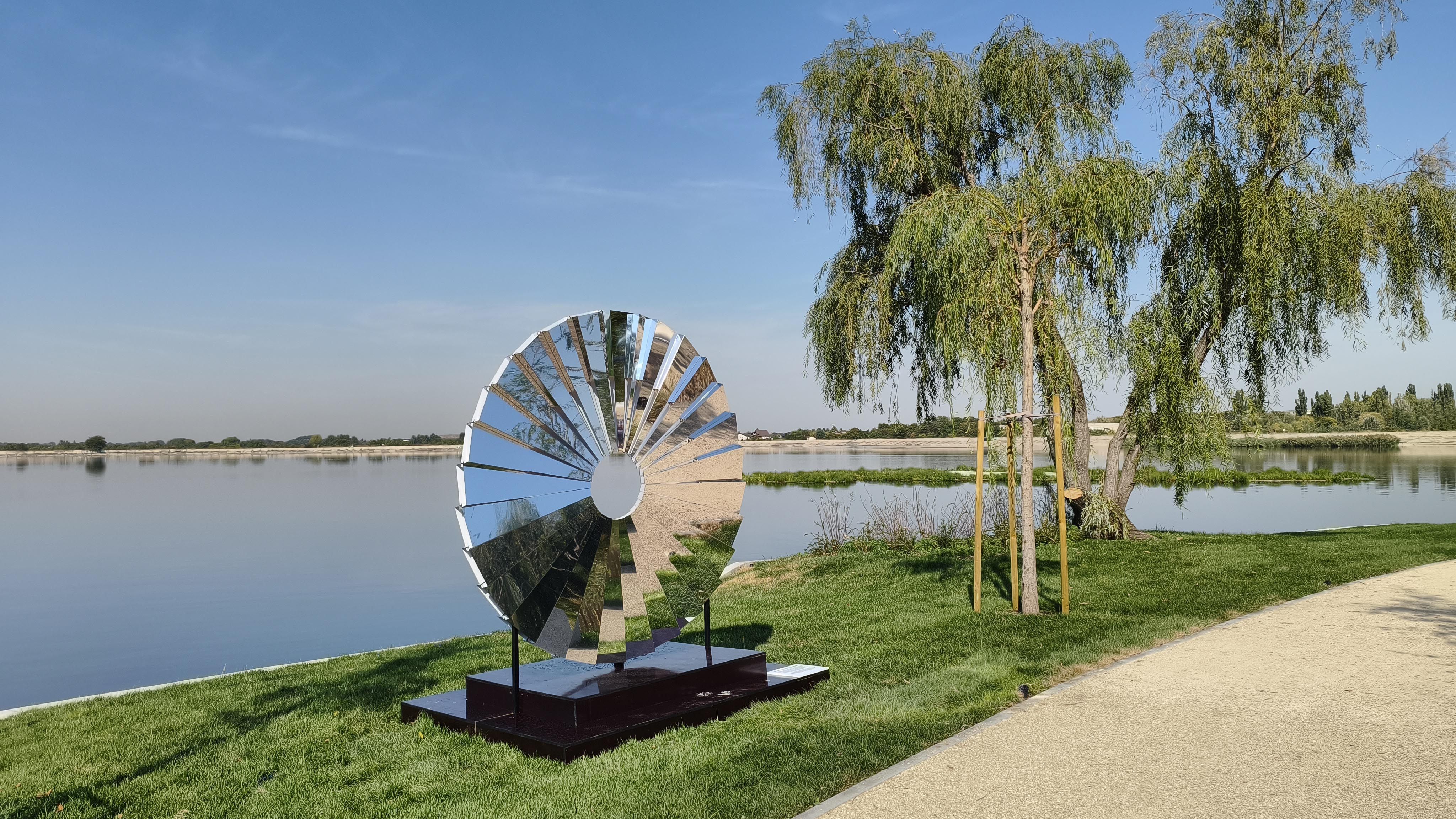 [FOTO] Cum arată insula de pe Lacul Morii după restaurare. Primăria S6 va organiza aici evenimente tot weekendul - Poza 16
