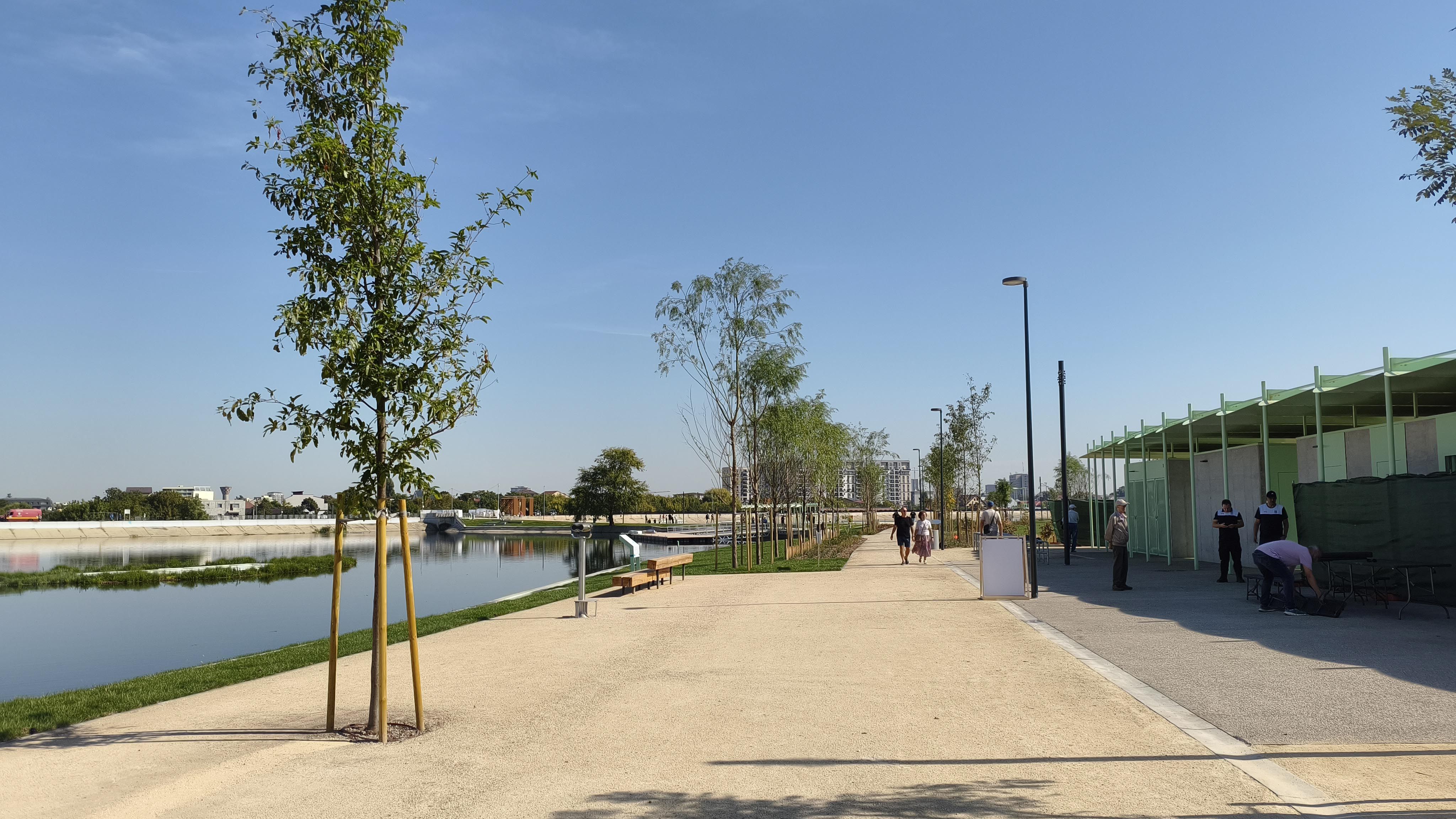 [FOTO] Cum arată insula de pe Lacul Morii după restaurare. Primăria S6 va organiza aici evenimente tot weekendul - Poza 9