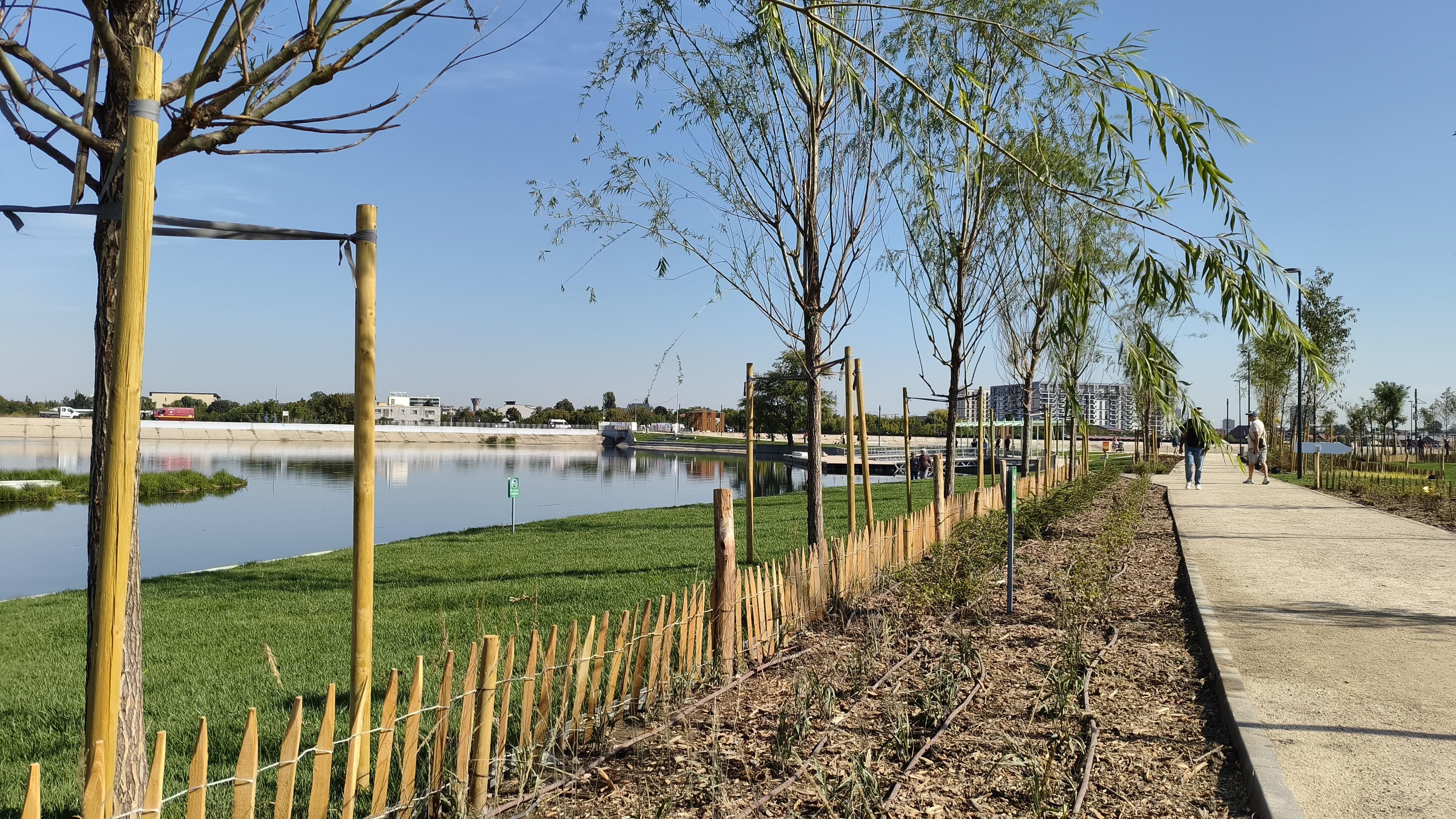 [FOTO] Cum arată insula de pe Lacul Morii după restaurare. Primăria S6 va organiza aici evenimente tot weekendul - Poza 7