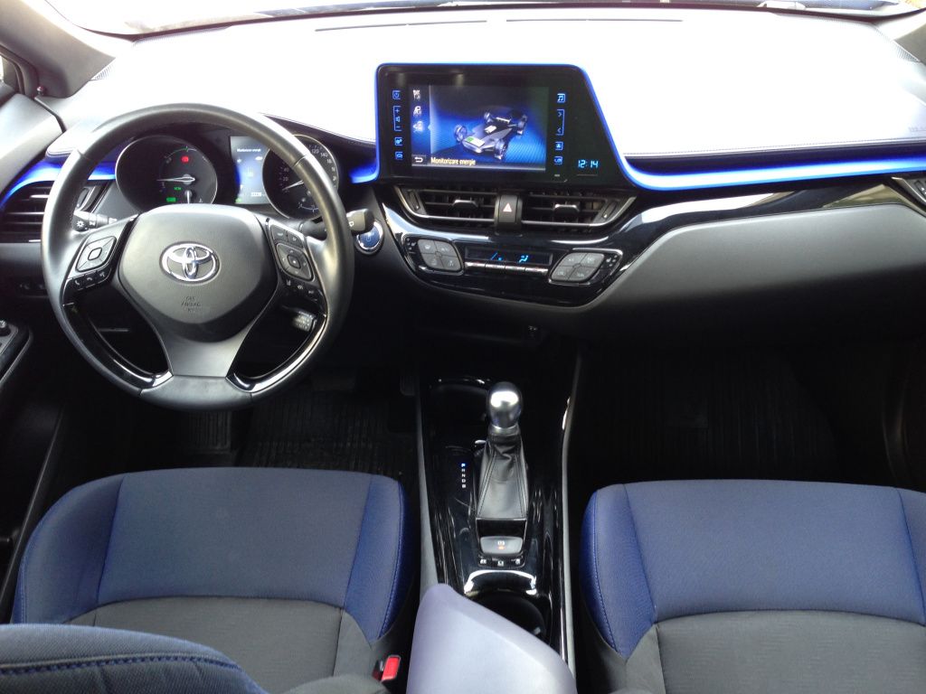 Toyota C-HR hibrid - Imagine 9