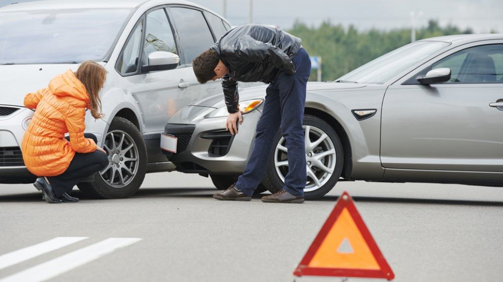 Sondaj: Peste 90% dintre români și-ar dori să știe în avans cât au de plată pentru reparația mașinii