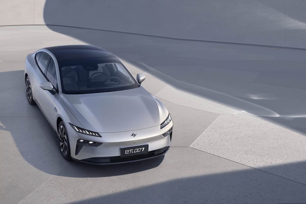 GALERIE FOTO | Dongfeng 007 are uși de Lamborghini și un nume infinit - Imagine 12