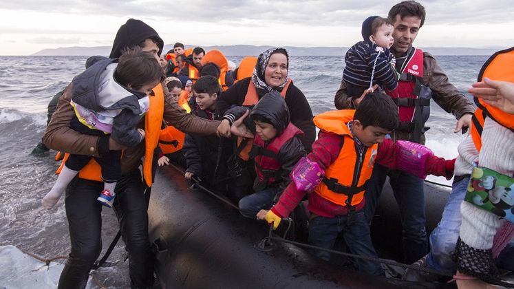 Pescador cu aproape 90 de migranti la bord, interceptat in apropierea tarmului romanesc al Marii Negre