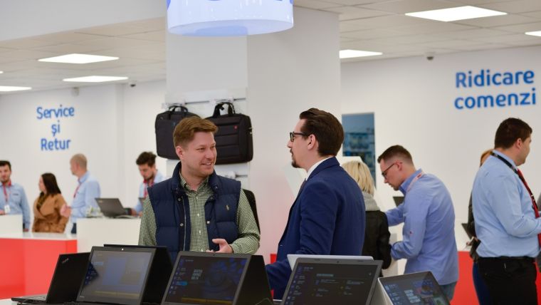 eMAG inaugureaza la Pitesti primul showroom in care este disponibil serviciul eMAG Express