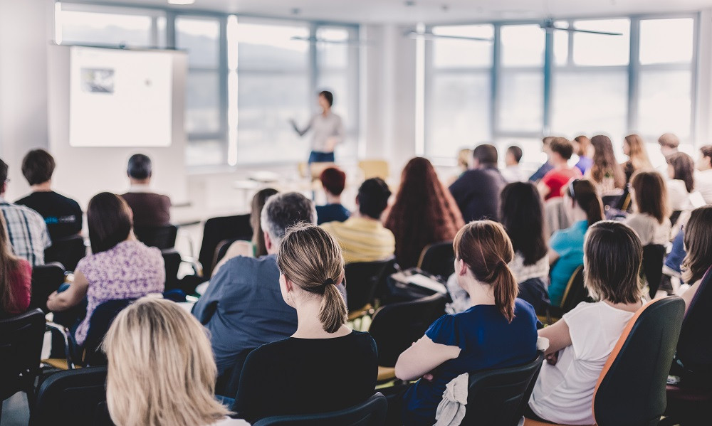 Străinii se bat pe bursele de studii din România: din ce țări vin cei mai mulți candidați