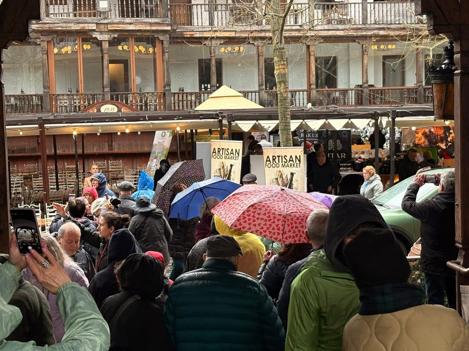 Începe Artisan Food Market, târg de produse artizanale, la Biblioteca Națională din București
