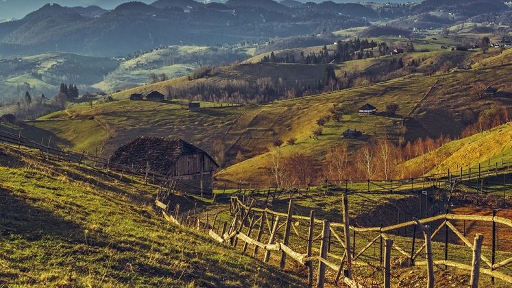Povestea de dragoste care a dus la o afacere superba in Transilvania. Au lasat orasul pentru un sat de poveste si au pornit totul cu 10.000 de euro